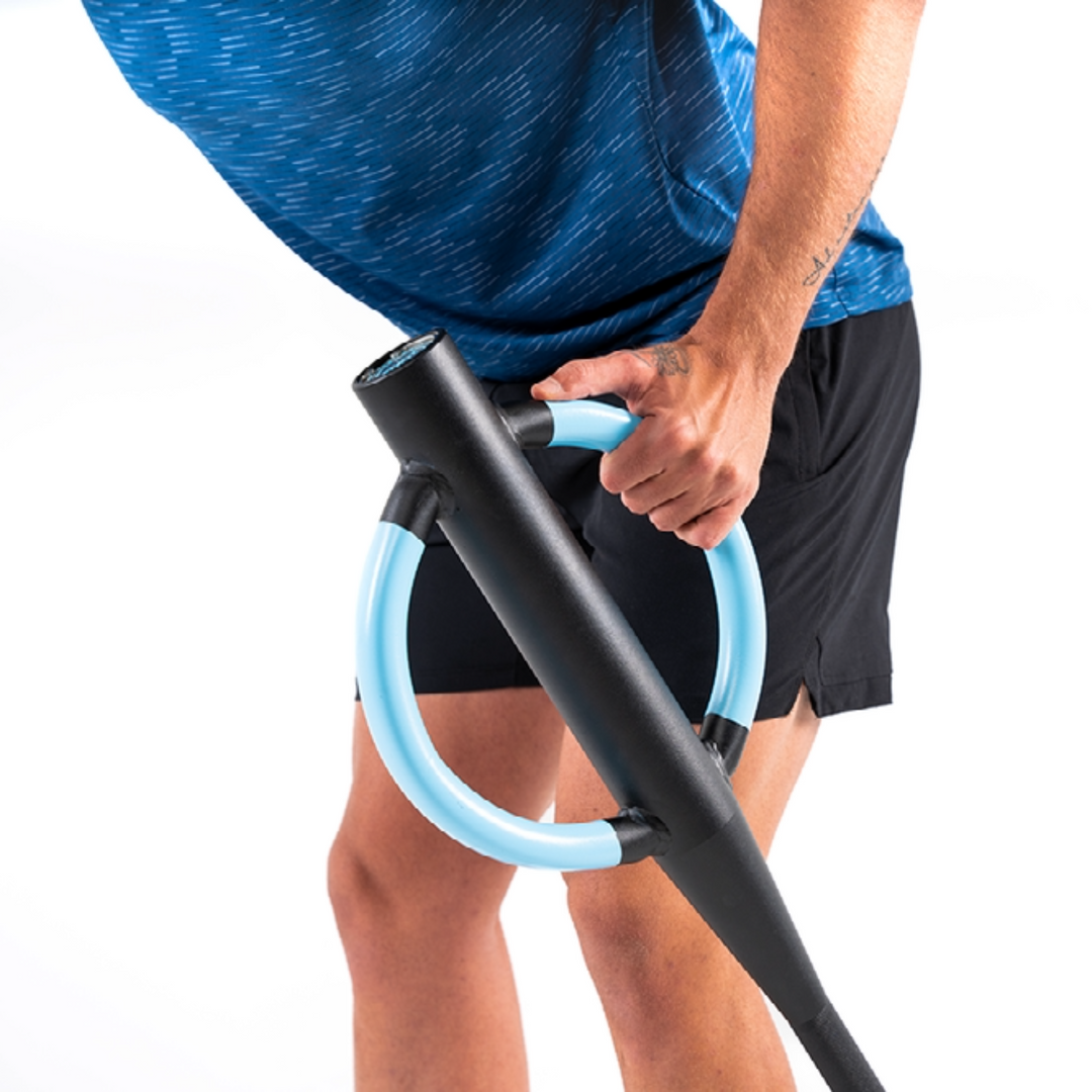 Image on a man holding one-handle of the Butterfly barbell and demonstrating a single-arm row movement with the barbell